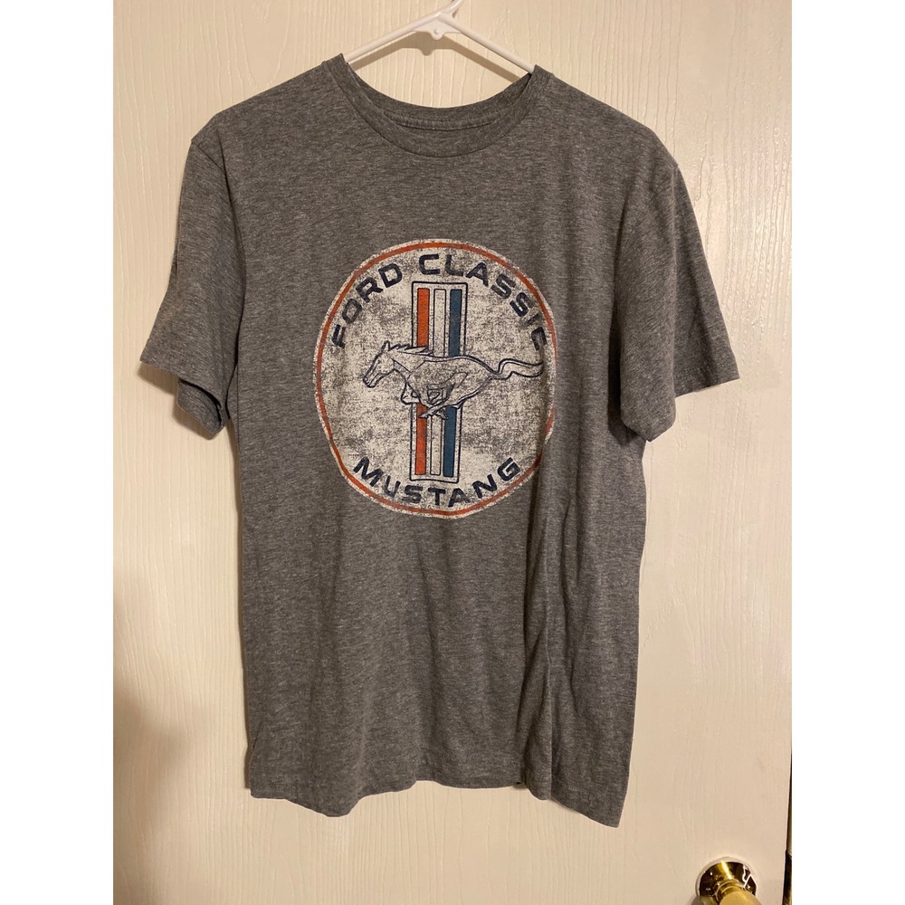 Ford Classic Mustang Graphic T-Shirt Mens Med Gray Heather Short Sleeve Tee
0455